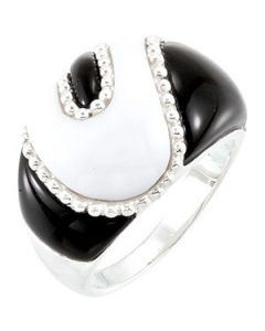 Genuine Onyx And White Agate Ring Sterling Silver  Size 7 Genuine Onyx And White Agate Ring