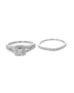 Platinum Engagement Ring Set With the Solitaire in the Center 0.95ctw Round Diamonds
